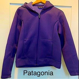 Patagonia hoodie full zip style 29805FS 100% polyeste Purple size M W’S ⭐️⭐️⭐️⭐️
